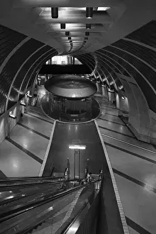 Subway Stations In Europe Drucke: Underground station in Cologne