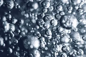 Uninhabited Waterfront Landscape Drucke: Underwater bubbles Abstract background