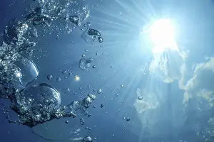 Empty Waters Scene Drucke: Underwater Bubbles Sunlight, Underwater background Bubbles Water Surface
