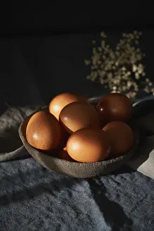 Easter Concept Drucke: Unusual Easter on dark background