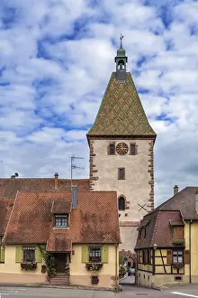 Old Town Entrance Gate Drucke: Upper Gate and clock tower in Bergheim