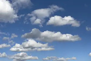 White Cloudy Sky Drucke: In the upper half of the image