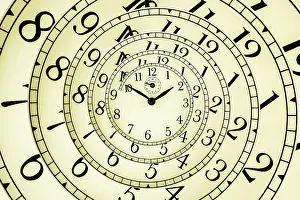 Mechanical Clock Details Drucke: Detail of a used mechanical clock with hypnotic quadrant