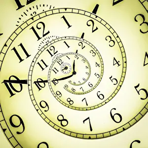 Mechanical Clock Details Drucke: Detail of a used mechanical clock with hypnotic quadrant