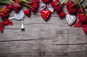 Valentines Day Background Drucke: Valentines Day background with chocolates