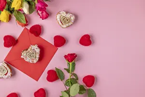 Pink Background Image Drucke: Valentine's Day composition with roses