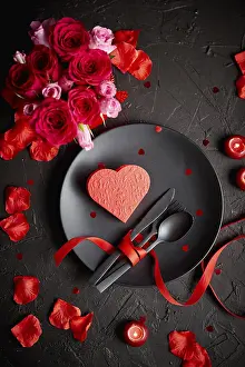 Romantic Dinner Concept Drucke: Valentines day, table setting and romantic dinner concept