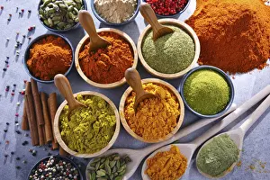 Kitchen Table Setup Drucke: Variety of spices on kitchen table
