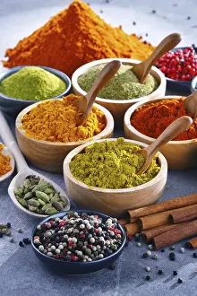 Kitchen Table Setup Drucke: Variety of spices on kitchen table