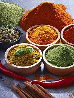 Healthy Eating Options Drucke: Variety of spices on kitchen table