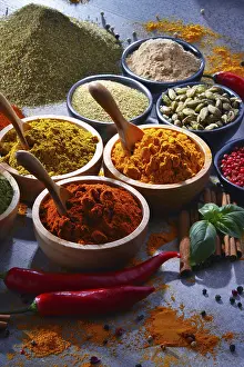 Healthy Eating Options Drucke: Variety of spices on kitchen table