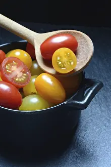 No People Grocery Shopping Drucke: Various cherry tomatoes in pots, cherry tomato