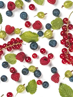Summer Berries Drucke: Various fresh summer berries background