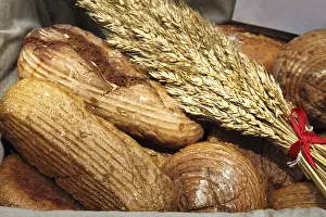 White Bread Nutrition Facts Drucke: Various kind of fresh bread in a basket