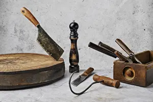 Country Style Kitchen Utensils Drucke: Various kinds of rustic butcher tools