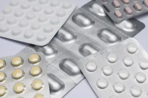 Symbolic Picture Europe Drucke: Various tablets in blister packaging, Germany