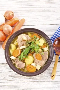 Appetizing Meat Dishes Drucke: Vegetable stew with meat and herbs