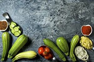 Vegetable Copy Space Drucke: Vegetables on the background. Fresh vegetables (cucumbers)