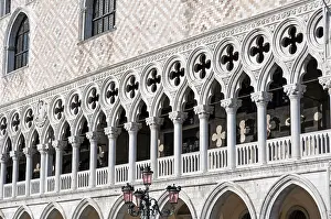 Palazzo Ducale Venice Drucke: Detail of Venetian architecture