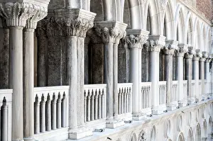 Italian Building Structure Drucke: Detail of Venetian architecture