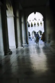 Venetia UNESCO Site Drucke: Venice. Arcade. Columns