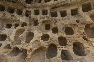 Peruvian Historic Sites Drucke: Ventanillas de Combayo tombs, Cajamarca