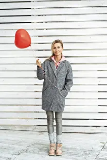 Fashionable Female Model Drucke: Vertical image to valentine's day