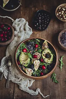 Tropical Fruit Platter Drucke: A vibrant salad featuring figs