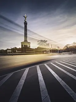 Motion Blur Effect Drucke: Victory Column with trace of light
