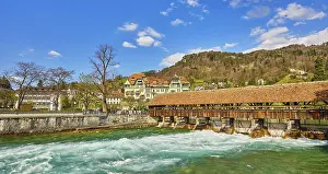 Deserted Urban Environment Europe Drucke: View over the Aare and historic upper lock