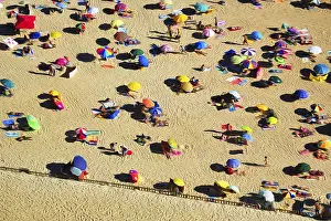 Symbolic Image Concept Drucke: View from above of anonymous crowd