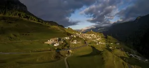 Switzerland Aerial View Drucke: View towards Ardez to the castle