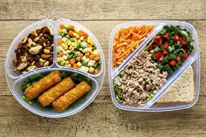 Ecofriendly Environment Protection Drucke: Top view assortment batch food cooked