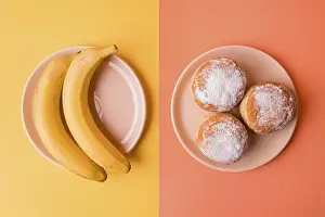 View From Above Dessert Drucke: Top view bananas donuts