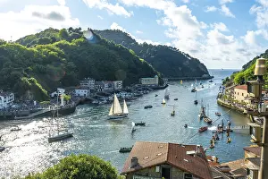 Europe Travel Images Drucke: View from above of the bay of Pasajes