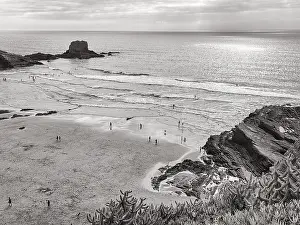 Steep Cliff Views Drucke: View of the beach from the cliffs