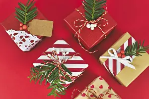 High Angle View Of Gifts Drucke: Top view of beautiful red