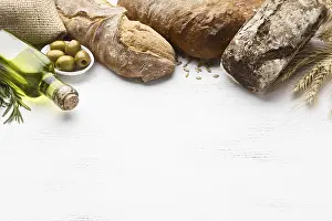 Healthy Meal Photography Drucke: Top view bread concept with copy space