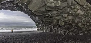Icelandic Coast Scenery Drucke: View from the cave Halsanefshellir