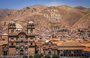 Andes Mountain Range Drucke: View of the centre of Cusco city with the Cathedral