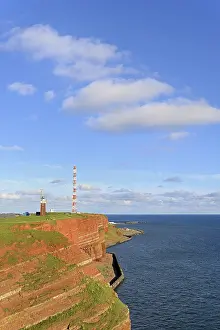 Helgoland Lighthouse Drucke: View from the cliff edge path to the lighthouse on the Oberland