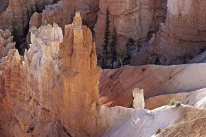 Sandstone Erosion Patterns Drucke: View of coloured rock formations
