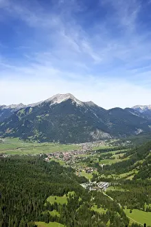 Deserted Mountain Village Drucke: View of the community of Ehrwald