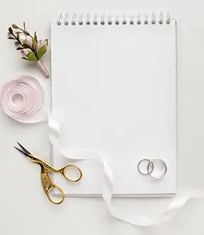 Stationery Supplies Drucke: Top view empty copy space notebook rings