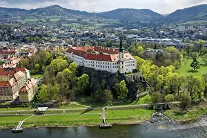 Drucke von Blick auf das Decin Schloss von der Schäfermauer, Tetschner Schloss an der Elbe, Decin, Dechen, Böhmen, Tschechische Republik Schloss Drucke: Blick vom Schäferwall auf Burg Decin
