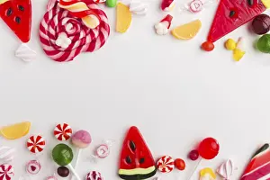 Balanced Diet Meal Prep Drucke: Top view delicious sweets with copy space