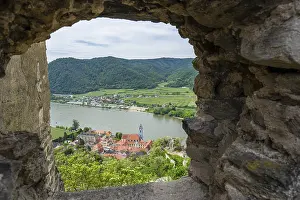 Historic Austrian Castles Drucke: View from Durnstein castle in spring