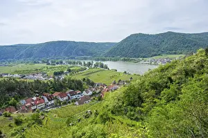 Lower Austria Tourist Attraction Drucke: View from Durnstein castle in spring