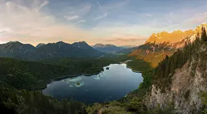 Alpenglow In The Alps Drucke: View over the Eibsee lake at sunset