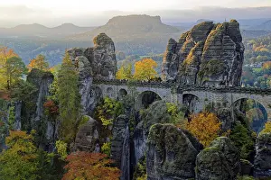 Saxony Tourist Attraction Drucke: View from the Ferdinandstein to the Bastei bridge